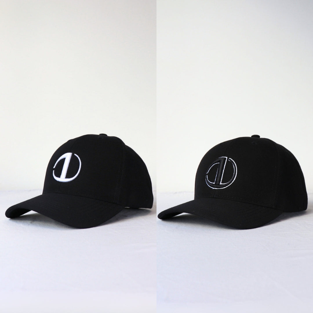 2Cap Black/White Bundle