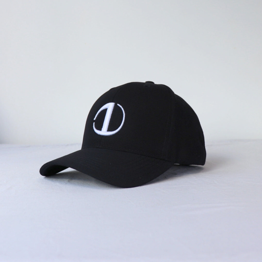 2Cap Black/White Bundle